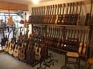 Aux Guitares